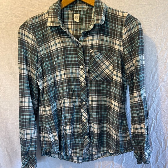 GAP Tops - Gap Women’s Blue & Gray Plaid Flannel Shirt